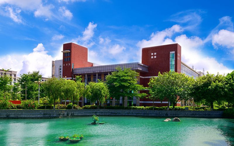 【2023高考參考】海南經(jīng)貿(mào)職業(yè)技術(shù)學(xué)院2022年湖南招生專業(yè)及招生計(jì)劃一覽表