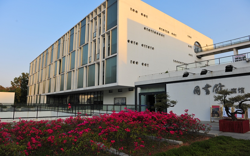 重慶物理類考生排多少名可以上深圳大學(xué)信息與計(jì)算科學(xué)專業(yè)?