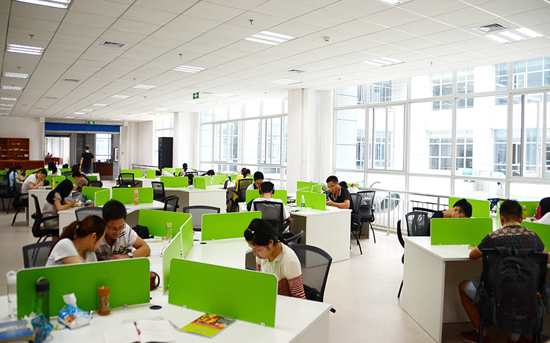 湖北工業(yè)大學(xué)工程技術(shù)學(xué)院電子商務(wù)專業(yè)錄取分?jǐn)?shù)線【浙江高考綜合】