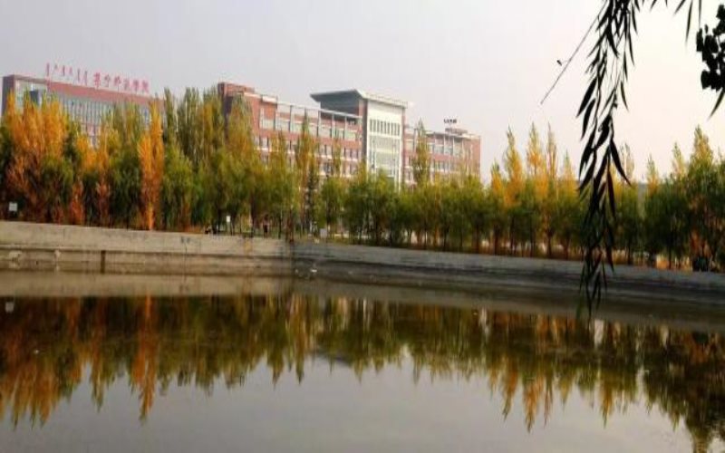 2023年內(nèi)蒙古考生多少分可以上集寧師范學(xué)院中國(guó)少數(shù)民族語(yǔ)言文學(xué)（師范類(lèi)）專業(yè)？