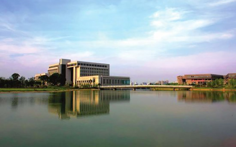 2023年中南大學在福建招生專業(yè)有哪些？學費是多少？