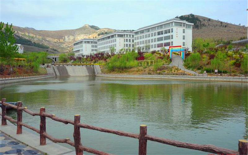2024年濰坊工程職業(yè)學(xué)院現(xiàn)代物流管理專業(yè)在山東錄取分?jǐn)?shù)線參考