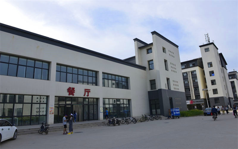 菏澤職業(yè)學院建筑工程技術專業(yè)在山東招生錄取分數(shù)(綜合)：325分