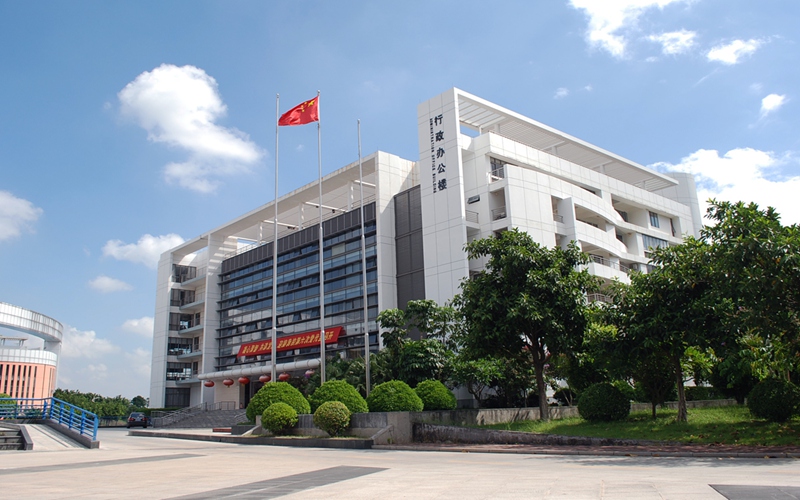 2023年廣東醫(yī)科大學(xué)在甘肅招生專業(yè)有哪些？學(xué)費是多少？