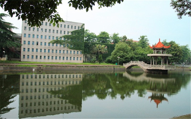 湖南工程學(xué)院應(yīng)用技術(shù)學(xué)院土木工程專業(yè)錄取分?jǐn)?shù)線【重慶高考物理類】
