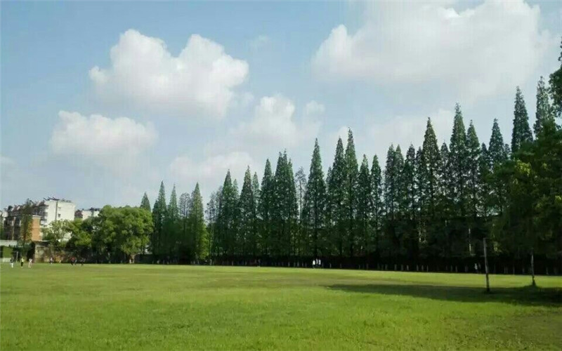 2023年湖南工程學(xué)院應(yīng)用技術(shù)學(xué)院在廣東招生專業(yè)有哪些？學(xué)費(fèi)是多少？