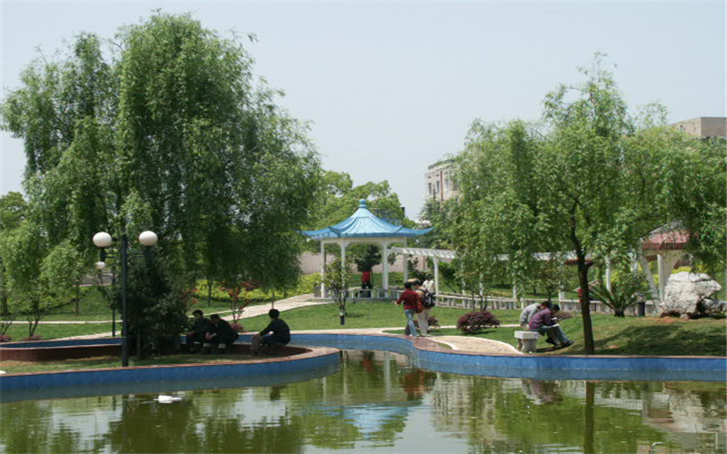 湘潭大學(xué)興湘學(xué)院機械設(shè)計制造及其自動化專業(yè)在重慶招生錄取分?jǐn)?shù)(物理類)：461分