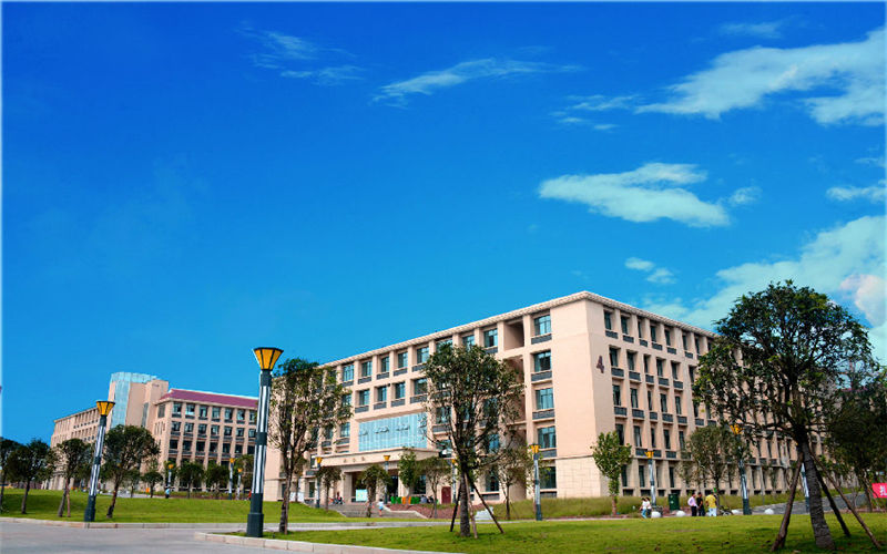 2023年瀘州職業(yè)技術(shù)學(xué)院在海南招生專業(yè)有哪些？學(xué)費(fèi)是多少？