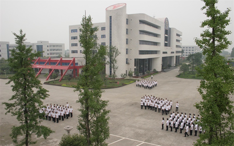 2023年中國民用航空飛行學(xué)院在福建招生專業(yè)有哪些？學(xué)費(fèi)是多少？