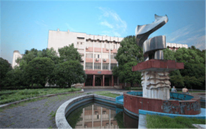 長沙理工大學(xué)城南學(xué)院國際經(jīng)濟(jì)與貿(mào)易專業(yè)在河北招生錄取分?jǐn)?shù)(歷史類)：490分