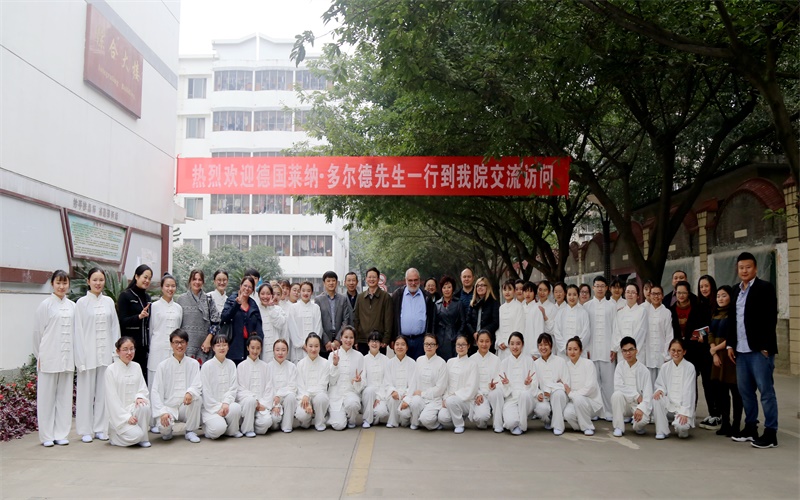 四川護(hù)理職業(yè)學(xué)院智慧健康養(yǎng)老服務(wù)與管理專業(yè)在四川招生錄取分?jǐn)?shù)(理科)：378分