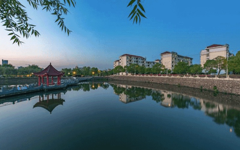 上饒師范學(xué)院化學(xué)專業(yè)錄取分?jǐn)?shù)線【山東高考綜合】