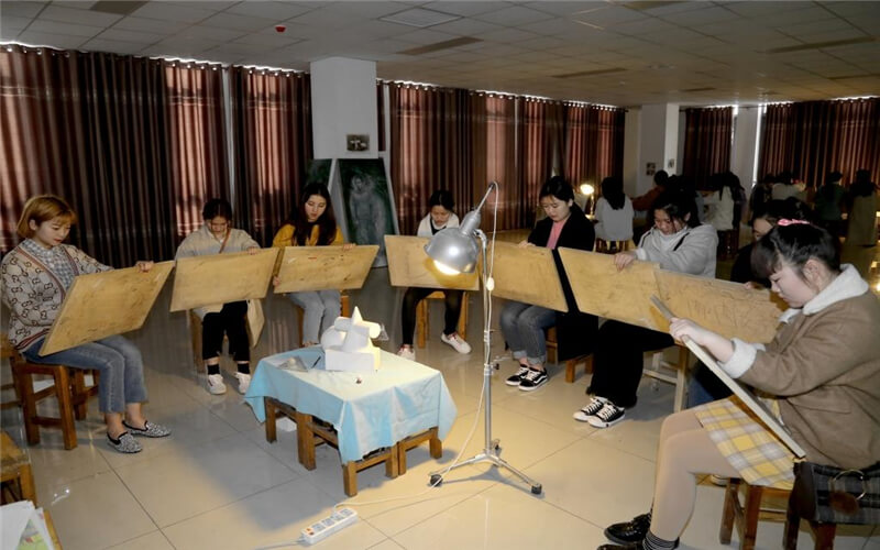 河南地礦職業(yè)學(xué)院工程測(cè)量技術(shù)專業(yè)錄取分?jǐn)?shù)線【河北高考物理類】