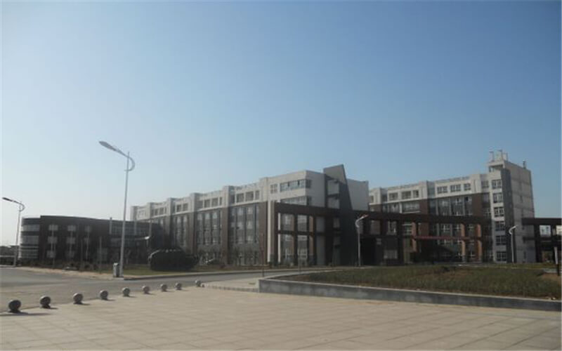 2024年河南工業(yè)和信息化職業(yè)學(xué)院現(xiàn)代物流管理專業(yè)在河北錄取分?jǐn)?shù)線參考