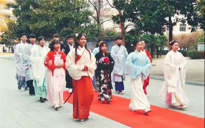 2024年河北高考?xì)v史類多少分能上河南農(nóng)業(yè)職業(yè)學(xué)院？【各專業(yè)分?jǐn)?shù)參考匯總】