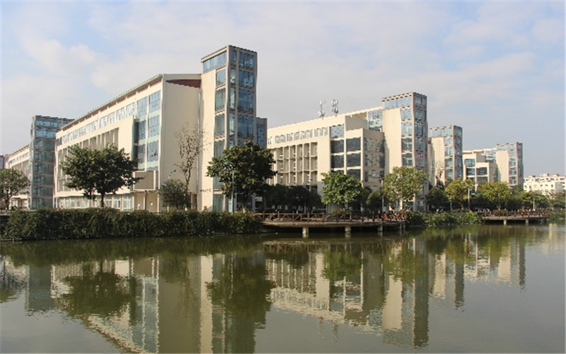 德陽(yáng)科貿(mào)職業(yè)學(xué)院學(xué)前教育專業(yè)在浙江招生錄取分?jǐn)?shù)(綜合)：318分