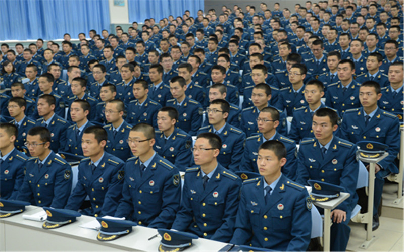 空軍工程大學(xué)電子信息工程（航空綜合航電技術(shù)與指揮）（專業(yè)類別：軍事專業(yè)在內(nèi)蒙古招生錄取分?jǐn)?shù)(理科)：546分