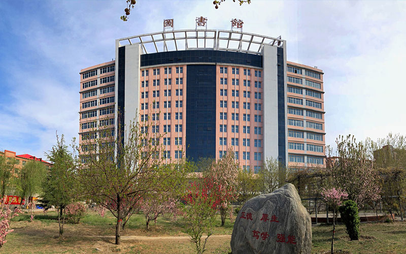 河北科技學(xué)院數(shù)據(jù)科學(xué)與大數(shù)據(jù)技術(shù)專業(yè)在遼寧招生錄取分數(shù)(物理類)：428分