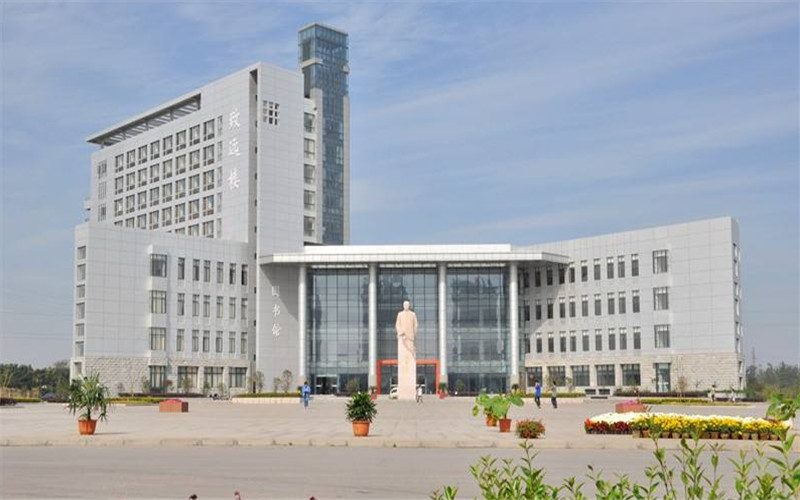 2023年新疆科技職業(yè)技術(shù)學(xué)院在新疆招生專(zhuān)業(yè)有哪些？學(xué)費(fèi)是多少？