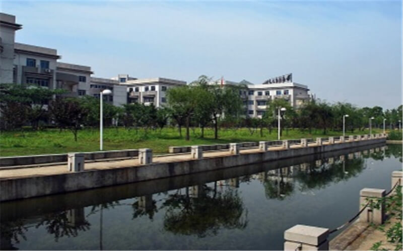 重慶物理類(lèi)考生排多少名可以上武漢華夏理工學(xué)院計(jì)算機(jī)類(lèi)專(zhuān)業(yè)?