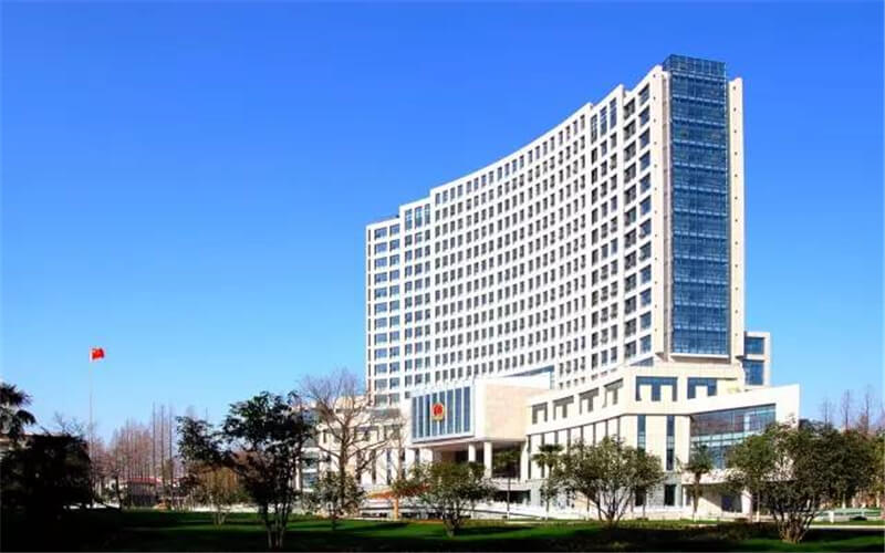 2023年內(nèi)蒙古考生多少分可以上中國人民解放軍空軍預(yù)警學(xué)院網(wǎng)電指揮與工程（電子對抗技術(shù)與指揮）專業(yè)？