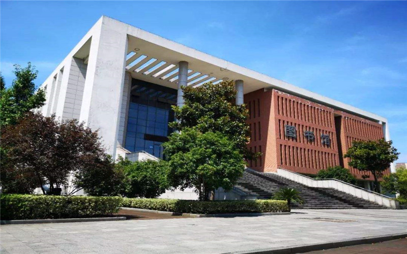 浙江農(nóng)業(yè)商貿(mào)職業(yè)學(xué)院旅游管理專業(yè)在重慶招生錄取分?jǐn)?shù)(物理類)：363分