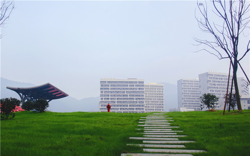杭州電子科技大學(xué)信息工程學(xué)院會(huì)計(jì)學(xué)專業(yè)錄取分?jǐn)?shù)線【浙江高考綜合】