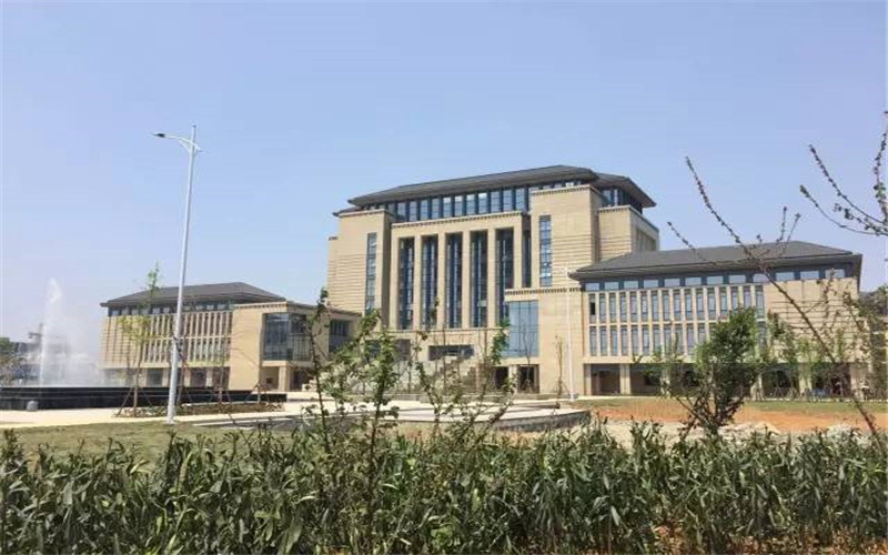 浙江東方職業(yè)技術(shù)學院酒店管理與數(shù)字化運營專業(yè)在浙江招生錄取分數(shù)(綜合)：384分