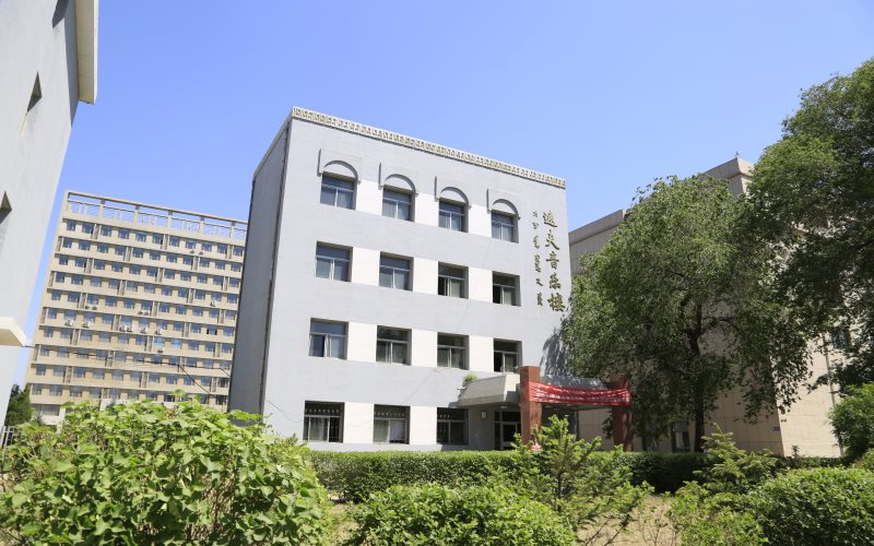 呼和浩特民族學(xué)院法學(xué)專業(yè)在遼寧招生錄取分?jǐn)?shù)(歷史類)：475分