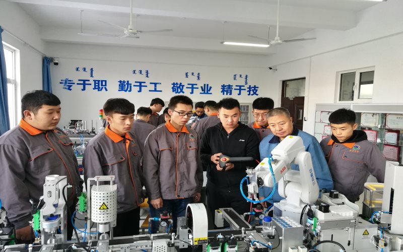 2024年錫林郭勒職業(yè)學(xué)院動漫制作技術(shù)專業(yè)在河北錄取分?jǐn)?shù)線參考