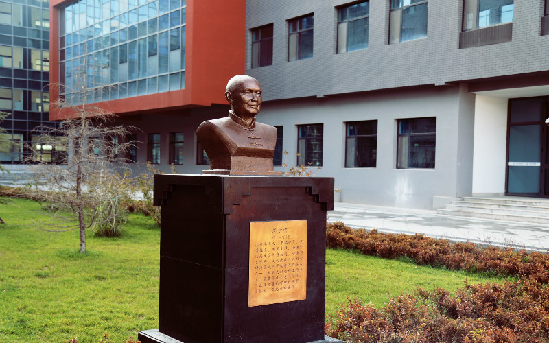 甘肅中醫(yī)藥大學(xué)中藥學(xué)專業(yè)在山東招生錄取分?jǐn)?shù)(綜合)：513分