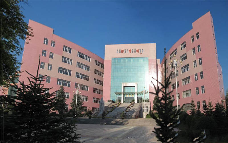 2023年佳木斯大學(xué)在河北招生專業(yè)有哪些？學(xué)費(fèi)是多少？