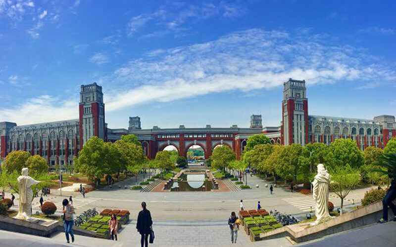 華東政法大學(xué)公共管理類專業(yè)（一 ）錄取分?jǐn)?shù)線【新疆高考文科】