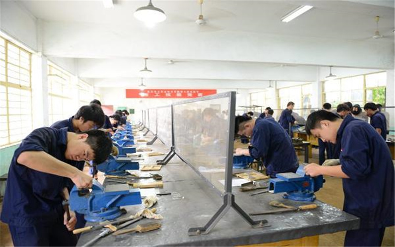 長沙電力職業(yè)技術(shù)學(xué)院發(fā)電運(yùn)行技術(shù)專業(yè)在山東招生錄取分?jǐn)?shù)(綜合)：433分