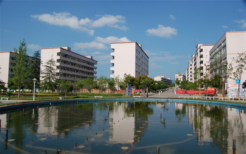 2023年懷化學(xué)院在浙江招生專業(yè)有哪些？學(xué)費(fèi)是多少？