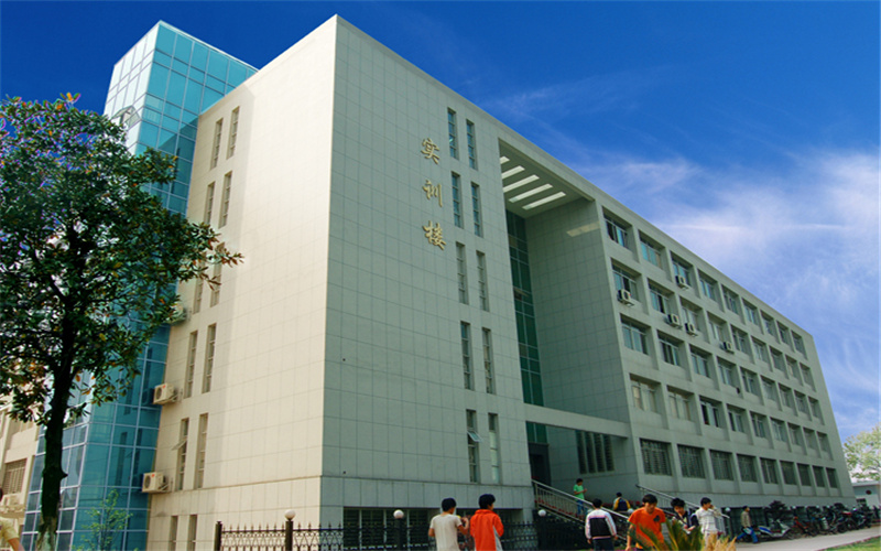 湖南汽車工程職業(yè)學(xué)院新能源汽車技術(shù)專業(yè)錄取分?jǐn)?shù)線【黑龍江高考文科】