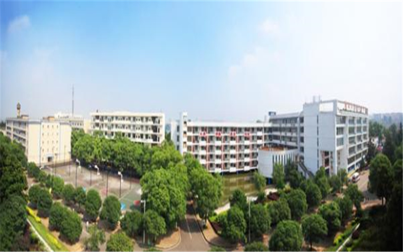 2023年湖南科技職業(yè)學(xué)院在四川招生專業(yè)有哪些？學(xué)費(fèi)是多少？