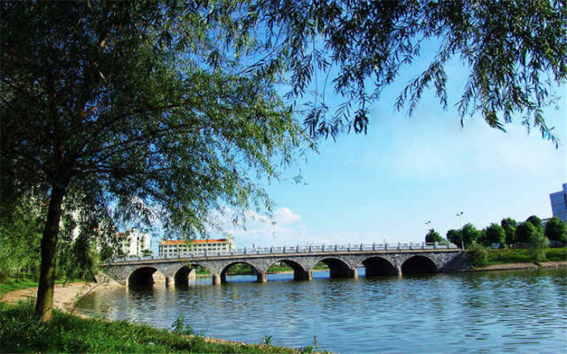 衡陽師范學(xué)院歷史學(xué)（師范）專業(yè)在浙江招生錄取分數(shù)(綜合)：592分