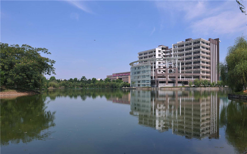2023年重慶考生多少分可以上湖南工學(xué)院建筑學(xué)專業(yè)？