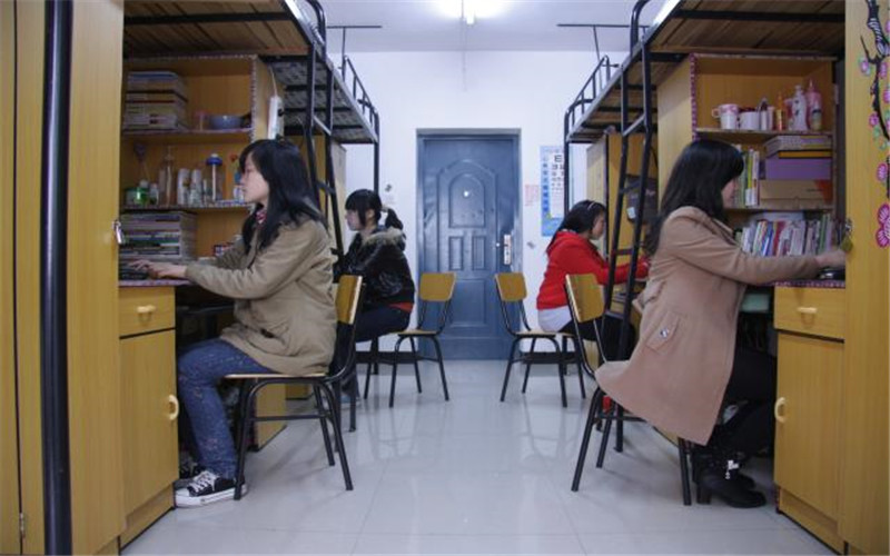 湖南現(xiàn)代物流職業(yè)技術(shù)學(xué)院智能物流技術(shù)專業(yè)錄取分數(shù)線【吉林高考文科】