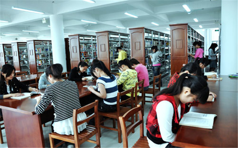 安徽財(cái)貿(mào)職業(yè)學(xué)院傳播與策劃專業(yè)在河北招生錄取分?jǐn)?shù)(歷史類)：391分