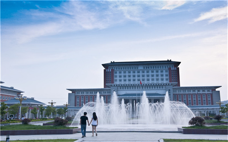 滁州職業(yè)技術(shù)學(xué)院工業(yè)設(shè)計專業(yè)在河北招生錄取分數(shù)(物理類)：367分