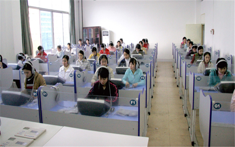 廣西現(xiàn)代職業(yè)技術(shù)學(xué)院應(yīng)用化工技術(shù)專業(yè)錄取分?jǐn)?shù)線【廣西高考理科】