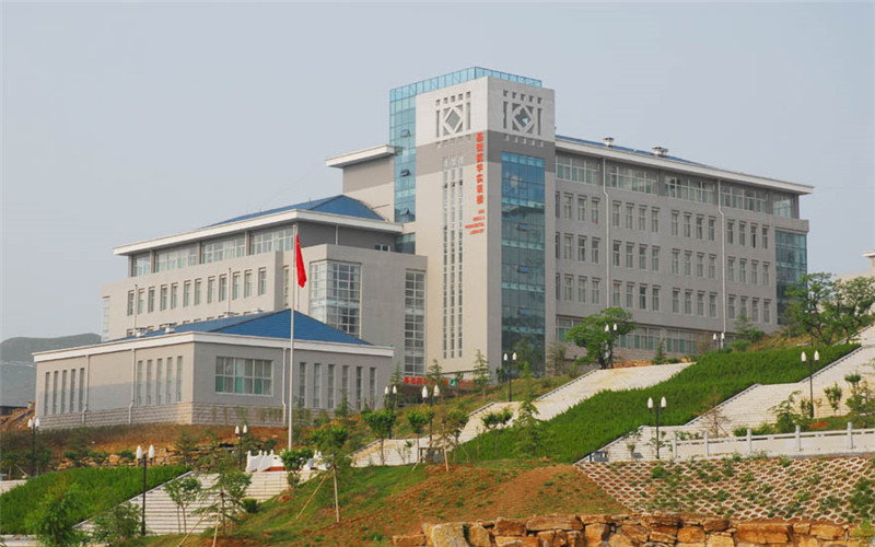 濰坊護理職業(yè)學院智慧健康養(yǎng)老服務與管理（二）專業(yè)在山東招生錄取分數(shù)(綜合)：301分