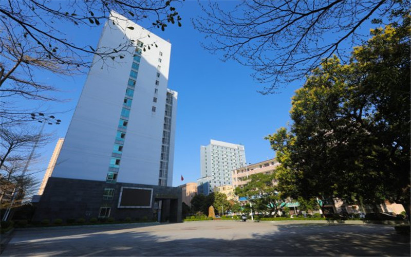 2023年廣西經(jīng)貿(mào)職業(yè)技術(shù)學(xué)院在廣西招生專業(yè)有哪些？學(xué)費(fèi)是多少？