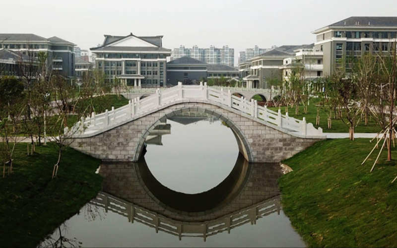 2023年江蘇旅游職業(yè)學院在廣西招生專業(yè)有哪些？學費是多少？