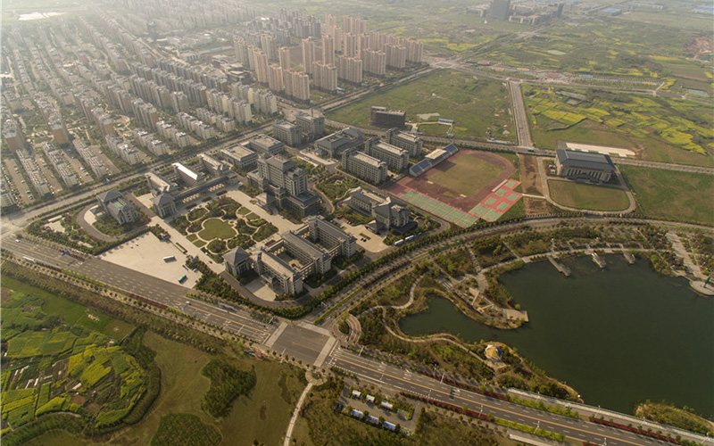 江蘇航空職業(yè)技術(shù)學(xué)院機(jī)場運(yùn)行服務(wù)與管理專業(yè)在河北招生錄取分?jǐn)?shù)(物理類)：389分