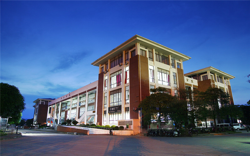 【2023高考參考】廣西民族大學(xué)相思湖學(xué)院2022年福建招生專(zhuān)業(yè)及招生計(jì)劃一覽表