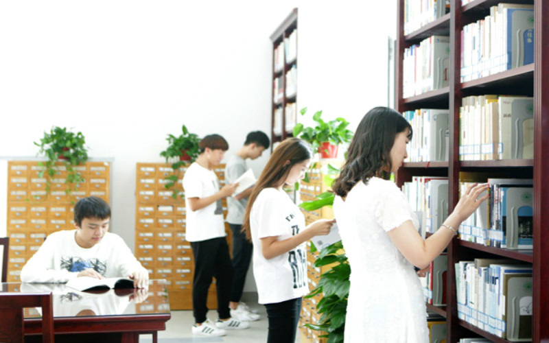 北京青年政治學院法律事務(wù)專業(yè)在河北招生錄取分數(shù)(歷史類)：489分
