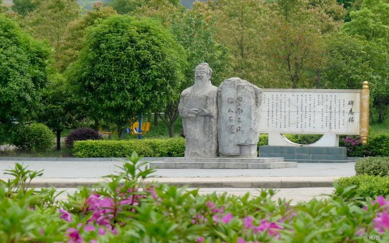 2023年凱里學(xué)院在湖南招生專業(yè)有哪些？學(xué)費(fèi)是多少？